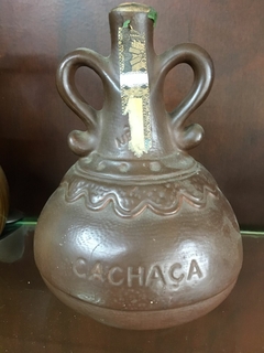 Garrafa de terracota da extinta cachaça Nega Fulô. Sem o liquido - comprar online
