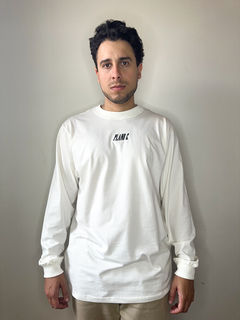CAMISETA M/L BORDADO LOGO - MARFIM - Loja Oficial - Quarto de Pedro