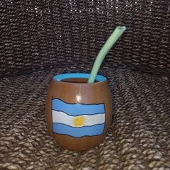 MATE DE MADERA PINTADO A MANO C/ BOMBILLA