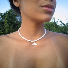 Choker de miçangas pingente cauda de baleia - comprar online