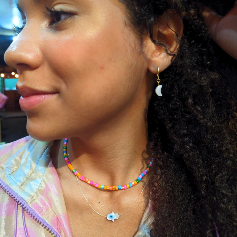 Choker fio de nylon com pingente madrepérola e Olho grego - comprar online