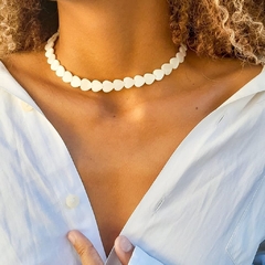 Choker de madrepérolas na internet
