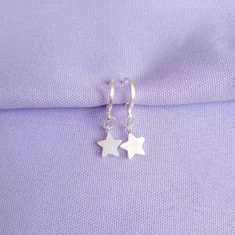 Brinco mini argola em madrepérolas