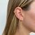 Brinco argolinha Ear Line com corrente e ponto de luz folheado a ouro - Ester