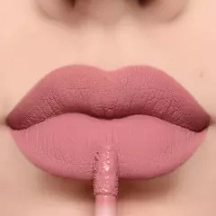 Batom Líquido Matte Rose Nude Mari Maria Makeup - Donna Brazil Magazine