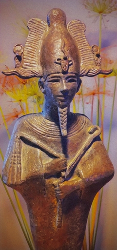 Escultura de Usir (Osiris) en internet