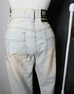 Calça jeans estonada _ Tam. P - loja online