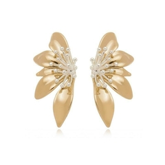 Brinco Blossom Side Flôr banho ouro18 k acetinado