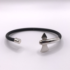 Pulsera de cuero con hacha SAJE20 en internet