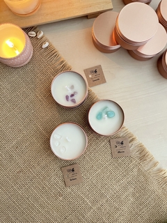 Imagem do Vela Aromática Artesanal com cristais na lata
