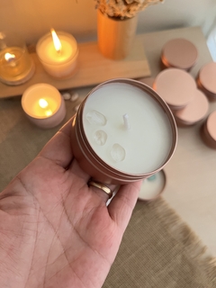 Vela Aromática Artesanal com cristais na lata - Terrapitanga