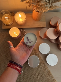 Vela Aromática Artesanal com cristais na lata - loja online