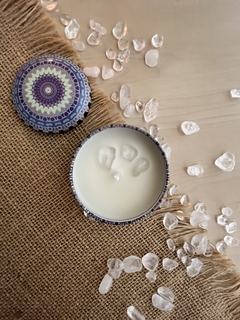 Vela Aromática Artesanal de Verbena com Pedras Naturais de Cristal - Terrapitanga