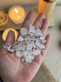 Vela Aromática Artesanal de Verbena com Pedras Naturais de Cristal na internet