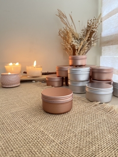 Vela Aromática Artesanal com cristais na lata - comprar online