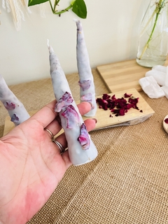 Vela ervas (tocha) pétalas de rosas vermelhas - loja online