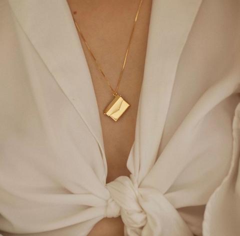 RELICÁRIO CARTINHA FOLHEADA