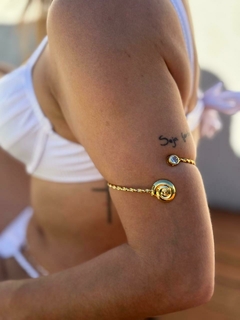 Bracelete antebraço folheado a ouro