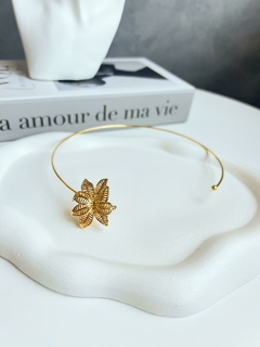 Chocker flor folheado a ouro na internet