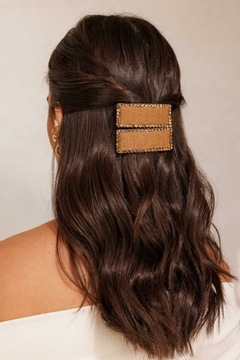 Dupla presilha marrom strass