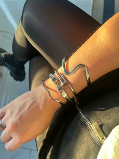 Bracelete tubo folheado a prata - comprar online