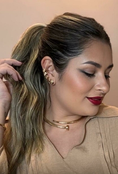 Brinco earcuff pedra marrom folheado na internet