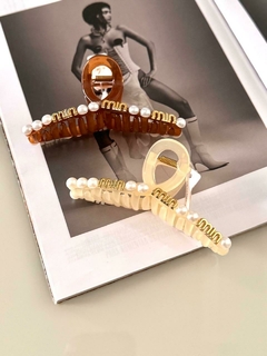 Presilhas resina inspiração MIUMIU