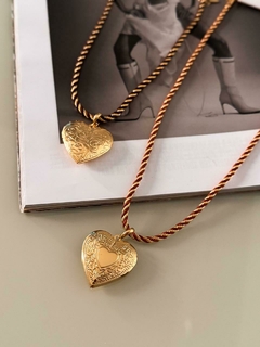 colar relicário semi jóia - comprar online