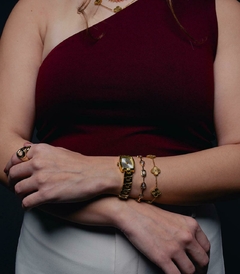 Pulseira gota e quadrado semi jóia banhada a ouro - AMORA ACESSÓRIOS