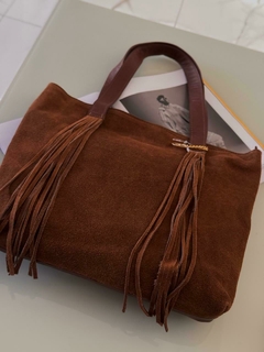 Bolsa saco camurça 100%couro - AMORA ACESSÓRIOS