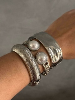 bracelete martelado semi jóia - AMORA ACESSÓRIOS
