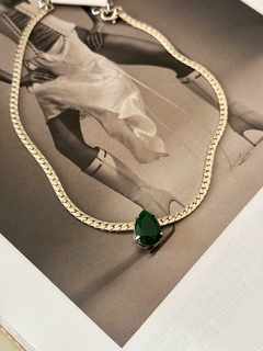 chocker malha pedra verde esmeralda folheado