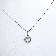 Pingente de Coração em Ouro Branco e Diamante na internet