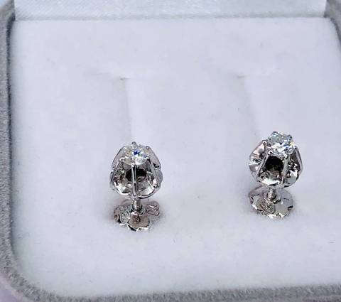 Brinco em Ouro Branco e Diamante