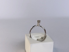 Anel Solitário em Ouro Branco e Diamante - comprar online