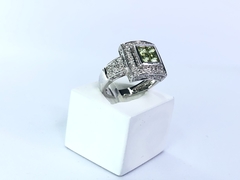 Anel em Ouro Branco, Diamante e Turmalina na internet