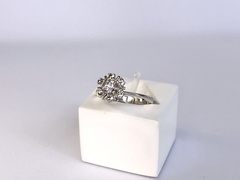 Anel Chuveiro em Ouro Branco e Diamante na internet