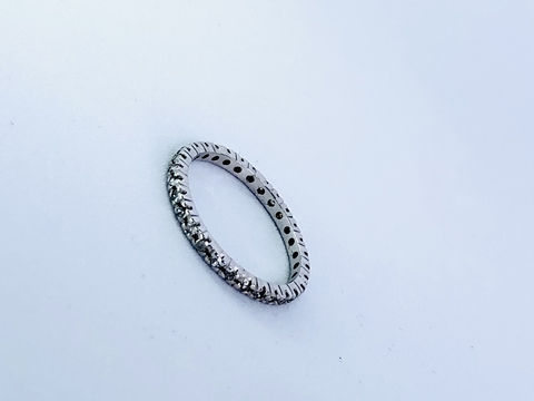 Anel Aliança em Ouro Branco e Diamantes