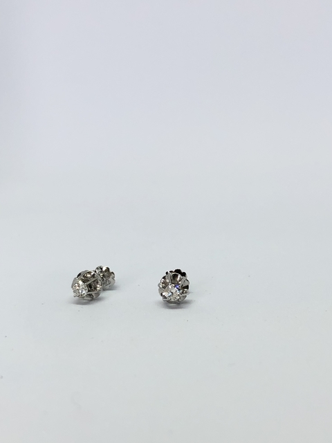 Brinco em Ouro Branco e Diamante