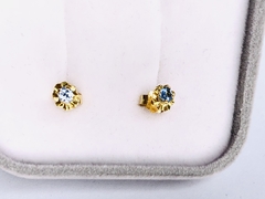 Brinco Infantil de Flor em Ouro 18k e Zircônia - comprar online