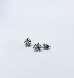 Brinco em Ouro Branco e Diamante - comprar online