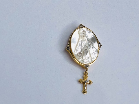 Pingente de Crucifixo em Ouro 18k e Madripérola