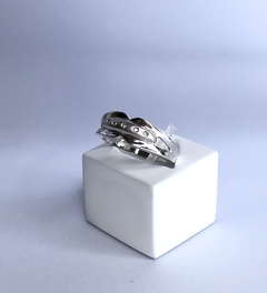 Anel em Ouro Branco e Diamante na internet