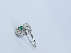 Anel em Ouro Branco, Diamante e Esmeralda na internet