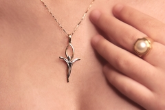 Pingente de Crucifixo em Ouro Branco e Ouro 18k - Jolig | Joias de alta qualidade em ouro 18k, prata e pedras preciosas desde 1991
