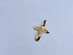 Pingente de Crucifixo em Ouro 18k - Jolig | Joias de alta qualidade em ouro 18k, prata e pedras preciosas desde 1991