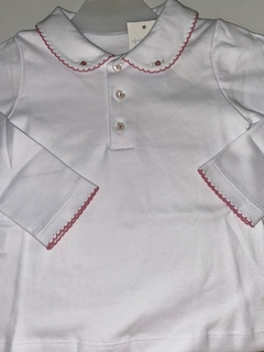 Remeras cuello bordado a mano
