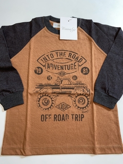Remera "into the road"