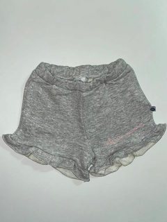 Short volados y bordado