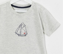 Remera velero gris - comprar online
